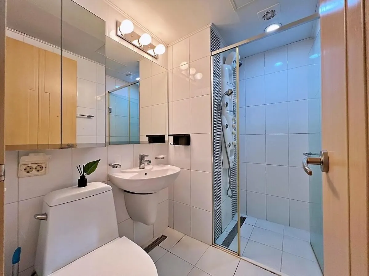 Warm 2Br Stay 1 Min From Subway Seoul