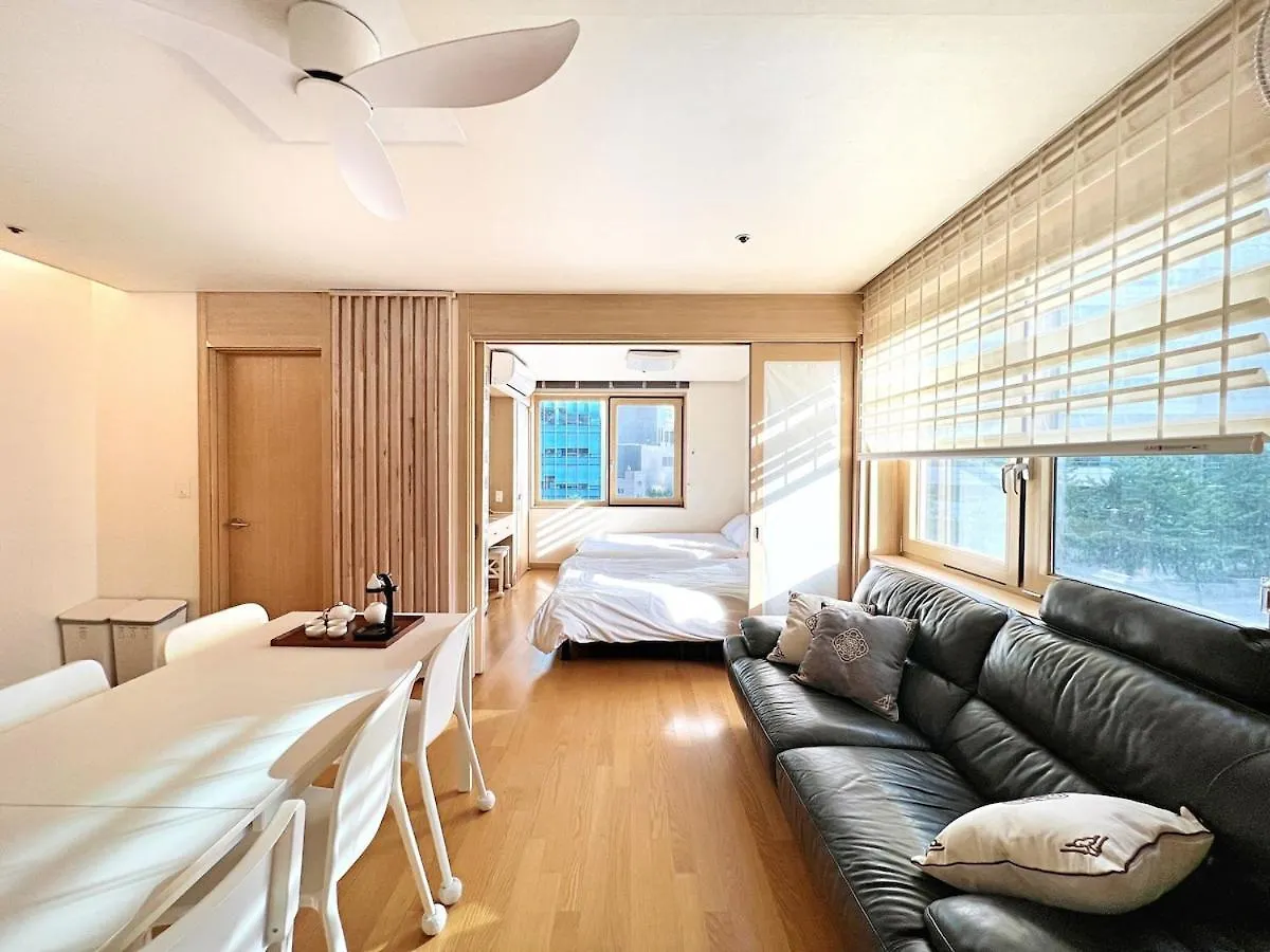 Warm 2Br Stay 1 Min From Subway Seoul